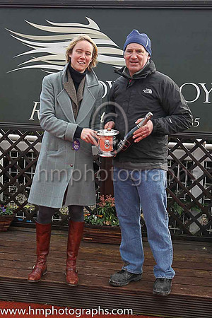 01 Coolaghknock Glebe ( 4 , orange and green hoops ) and A.P. Crowe - Trainer : C.Roche - Owner : John P. McManus