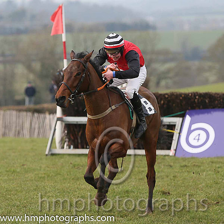 01st MR MCGO and L S Kelleher ( 8 , RED; black sleeves; black  white hooped cap ) Trainer: Thomas McGeough,, Owner : Thomas McGeough