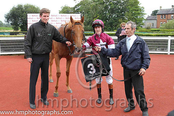 01st Flirt ( 3 , maroon, white star ) and G.P. Halpin (5) - Trainer : David Wachman - Owner : Gigginstown House Stud