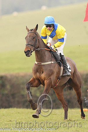 02nd RAVENHILL and M J O'Hare ( 12 , YELLOW,royal blue sash; yellow,royal blue armlet sleeves; royal blue cap,yellow star ) Trainer: George Stewart,, Owner : Stephanie Metcalfe