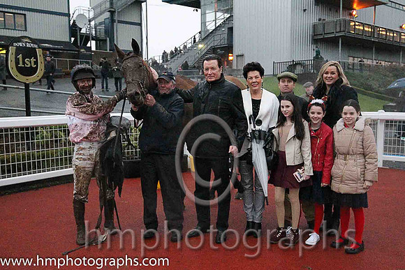01st Avellino ( 16 , pink, white hoop ) and N. McParlan (5) - Trainer : Dermot Anthony McLoughlin - Owner : Mrs.P.J.Conway