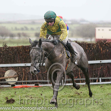 10th PU Askyourmammy ( 3 , yellow, green diabolo )  N McParlan ( Trainer: Sean McParlan )