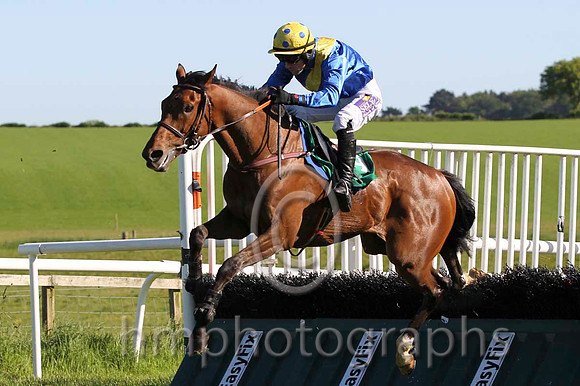 09 DiamondGeezer Luke & B T O'Connell - 9th (4, royal blue, yellow sash) - FT8E5940-37