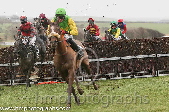 08th PU My Rachael ( 11 , green, yelloew triple diamond )  D G Lavery ( Trainer: Adrian McAllister )
