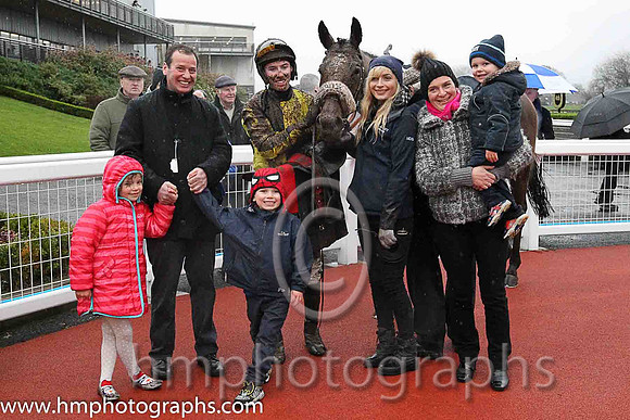 01st Westend Star ( 13 , dark blue and yellow qtrd ) and J.W. Kennedy (5) - Trainer : Gordon Elliott - Owner : Paul  Clare Rooney Partnership