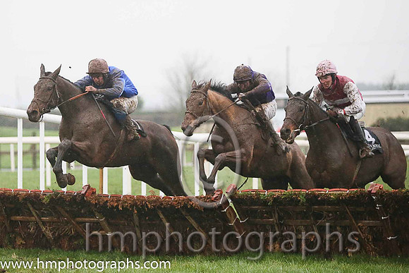 02nd Skellig Rocks (FR) ( 11 , royal blue , grey cap ) and B.R. Dalton - Trainer : A.L.T.Moore - Owner : Mrs T. K. Cooper