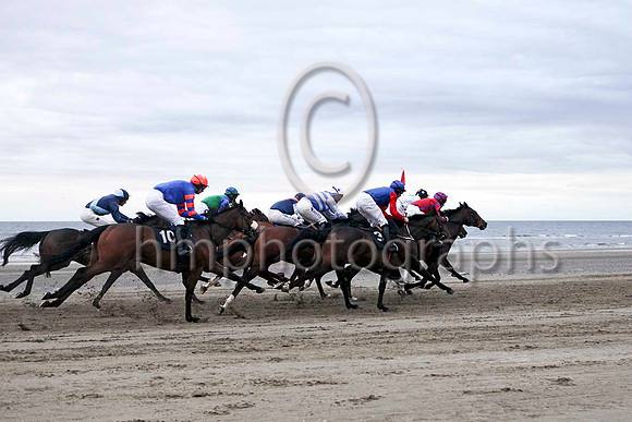 Romeo's On Fire , Winner 2nd left of picture, Jockey Mr K E Powers -IMG_9563-e2