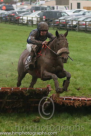06th Twilight Shadow ( 20 , dark blue, light blue star ) and B.R. Dalton (3) - Trainer : B. R. Hamilton - Owner : Stone Circle Syndicate