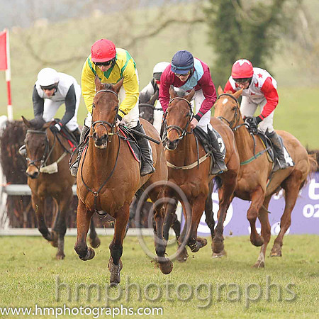 01st M M D SIZER and J J Codd ( 10 , EMERALD GREEN,yellow chevron; yellow, plain sleeves; red cap ) Trainer: J.T.R. Dreaper,, Owner : Potts, Alan