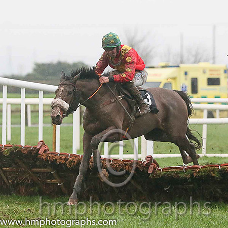 11th Solar Heat ( 3 , red, yellow chevron ) and J.W. Kennedy (2) - Trainer : Mrs D.A.Love - Owner : West To East Syndicate