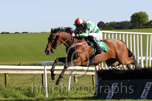 04 Gudnis Gracious Me & S G McDermott - 4th (2, emerald green and white hooped) - FT8E5962-4