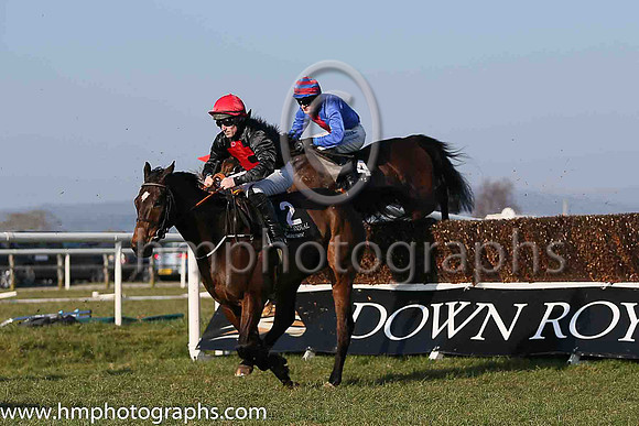 01st Kylestyle ( 4 , blue, red panel ) and G.N. Fox (3) - Trainer : F. Flood - Owner : John Nestor