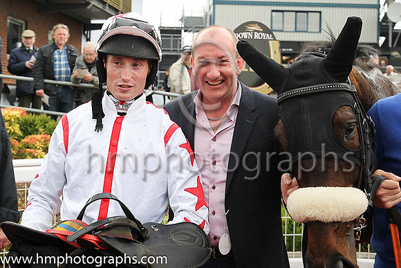 01st Wakea (4, white, red seams) and J C Barry, Trainer Karl Thornton, Owner Gary Ryan