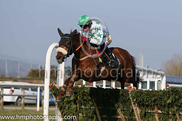 01st Colms Dream ( 7 , white,green stars ) and Donagh Meyler (5) - Trainer : Karl Thornton - Owner : Colm's Dream Syndicate