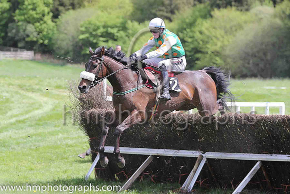OU VALSHAN TIME and H D dunne ( 12 , EMERALD GREEN,orange spots; white,orange spots sleeves; emerald green cap ) Trainer: Donnchadh Doyle,, Owner : Monbeg, Syndicate