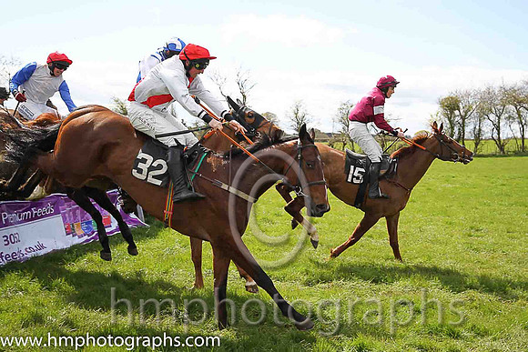 01st NATTER JACK CROAK and J J Codd ( 32 , EMERALD GREEN,yellow epaulettes; emerald green sleeves; emerald green cap,yellow star ) Trainer: Denis Paul Murphy,, Owner : P.G. Coffey