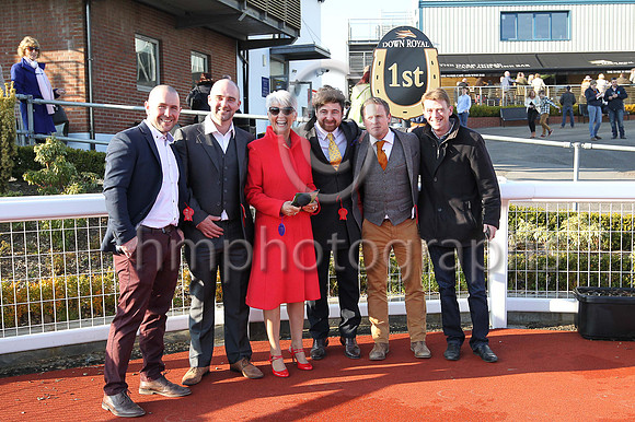 01st Kylestyle ( 4 , blue, red panel ) and G.N. Fox (3) - Trainer : F. Flood - Owner : John Nestor