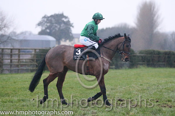 04 Carnduff and Ms S Crawford - - 04th (3 ,emerald green , dark green sleeves ) Trainer - S R B Crawford