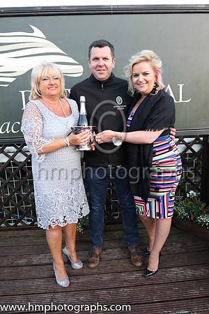 01st Robin Des Mana (5, purple and white qtrd) and Ms N Carberry, trainer Gordon Elliott, Owner T Howley Jnr