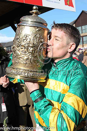 01st CARLINGFORD LOUGH ( 1 , emerald green and orange hoops ) and Barry Geraghty - Trainer : John E Kiely