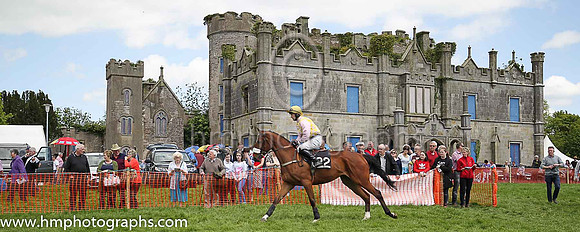 PU PLUS ONE and M J O'Hare ( 22 , PINK  YELLOW CHECK; pink sleeves; yellow cap ) Trainer: Warren Ewing,, Owner : Warren Ewing