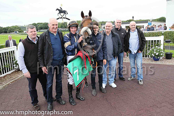 01st Miroand J W Kennedy ( 7 , dark blue, beige seams ) Trainer - G Elliott