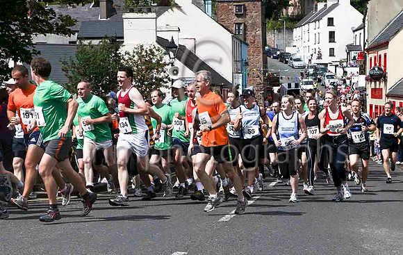 Start of 2011 Lurig Mountain Race - IMG_0046-e