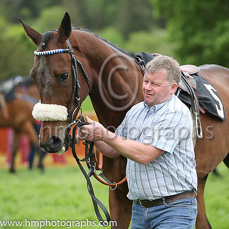 F HAZINOWINGS and M J O'Hare ( 5 , EMERALD GREEN,white stars; emerald green,yellow striped sleeves; emerald green  yellow striped cap ) Trainer: Dermot McLoughlin,, Owner : Thomas Carey