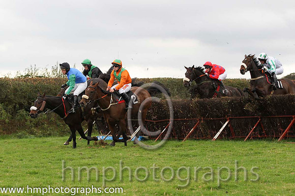 01 The Last Derby & R James - Winner (2, tangerine, green chevrons) - FT8E8445-47