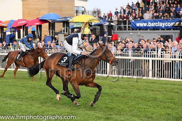 01st Duckweed (3, black and white diabolo,white sleeves, yellow cap) and Mark Bolger, Trainer Mrs John Harrington, Owner Kieran Guinness