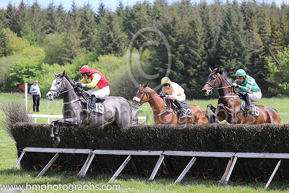 01st DROVERS LANE and J J Codd ( 16 , EMERALD GREEN,yellow epaulettes; emerald green sleeves; emerald green cap,yellow star ) Trainer: Denis Paul Murphy,, Owner : P.G. Coffey