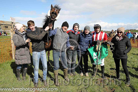 01st ANSEANACHAI CLISTE and M McConville ( 4 , RED  WHITE STRIPES; red, plain sleeves; white cap ) Trainer: Stephen McConville,, Owner : Michael McConville