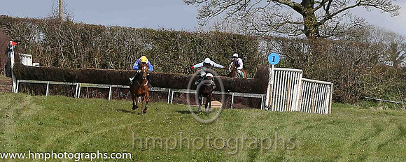 01st KINNACALLY and J C Barry ( 5 ,Antrim (H) - BLACK,white cross belts; blue sleeves; yellow cap ) Trainer: Paul McAleese,, Owner : William Logan