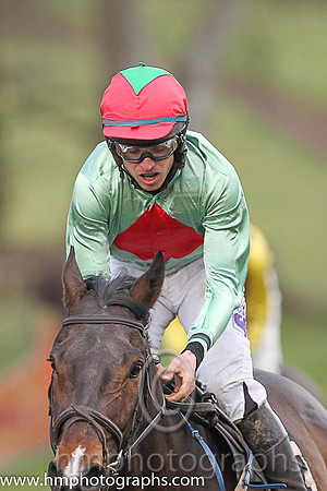 04th FIFTYSHORTSHIROCCO and B G Crawford ( 3 , EMERALD GREEN,red diamond; emerald green sleeves; red cap,emerald green diamond ) Trainer: S.R.B. Crawford,, Owner : Syndicate Fox