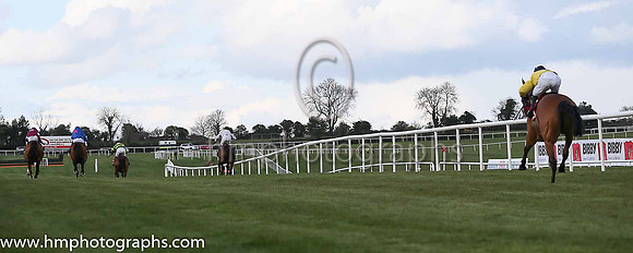 01st CARLINGFORD LOUGH ( 1 , emerald green and orange hoops ) and Barry Geraghty - Trainer : John E Kiely