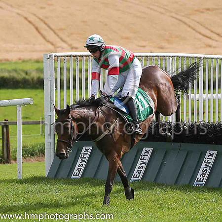 07th Purple Gang and P D Kennedy ( 11 , emerald grreen and red chevrons ) Trainer - S K Ryder , Owner - Purple Gang Syndicate