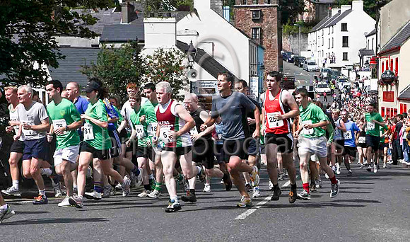 Start of 2011 Lurig Mountain Race - IMG_0040-e
