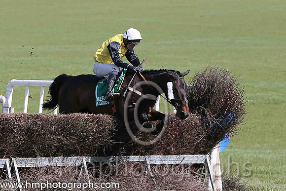 CASTLE GOER and N McParlan ( 1 , YELLOW; black, plain sleeves; white cap ) Trainer: Ben Arthey,, Owner : Houston N.  A.