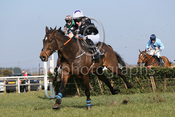 01st Mount Beckham ( 12 , black, white stars ) and S.W. Flanagan - Trainer : Miss Clare Louise Cannon - Owner : G.N. Cannon