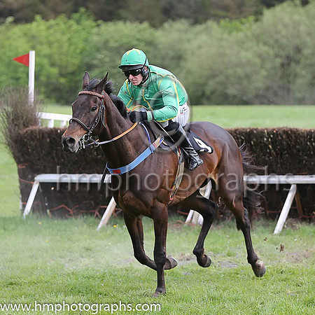 PU NEED TO KNOW and B O'Neill ( 9 , GREEN; green,yellow seams sleeves; yellow cap ) Trainer: J.P. Brennan,, Owner : Marie Brennan