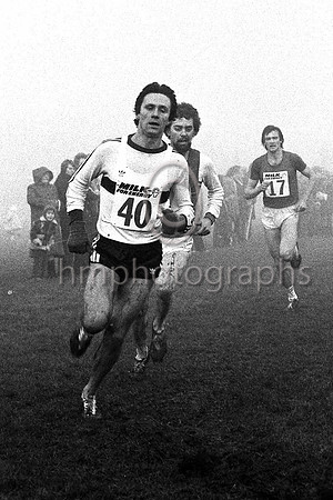 Eamonn Coghlan (40) 3rd in 24.50 & Paul Lawther (17) - IMG_0020-e2