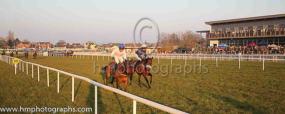 01st Dixie Lee ( 1 , pink, white hoop, blue cap ) and M.J. O'Hare (5) - Trainer : Dermot Anthony McLoughlin - Owner : Mrs.P.J.Conway