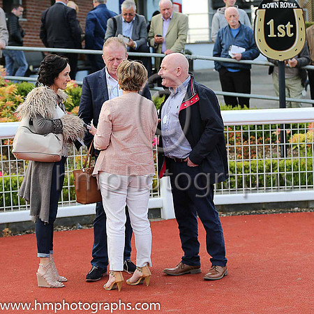 DQ Misdflight (10, emerald green,emerald green and yellow striped sleeves) Trainer Denis Gerard Hogan, Owner Eamon J Tyan
