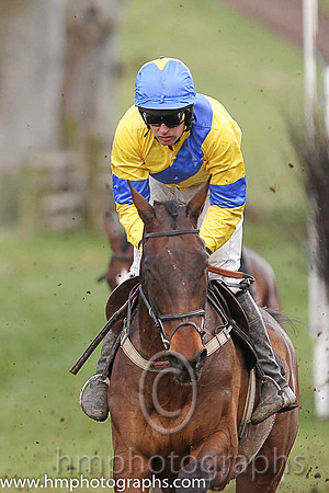 01st RAVENHILL and M J O'Hare ( 17 , YELLOW,royal blue sash; yellow,royal blue armlet sleeves; royal blue cap,yellow star ) Trainer: George Stewart,, Owner : Stephanie Metcalfe