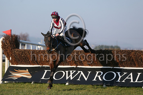 i01st Fine Rightly ( 1 , maroon, white chevron ) and A.E. Lynch - Trainer : S.R.B. Crawford - Owner : Miss Patricia Duffin
