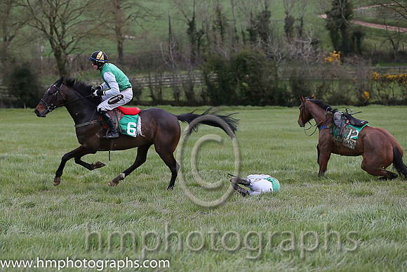 SECRET MAHLER and B O'Neill ( 12 , EMERALD GREEN,orange spots; white,orange spots sleeves; emerald green cap ) Trainer: Sean Thomas Doyle,, Owner : Syndicate Monbeg