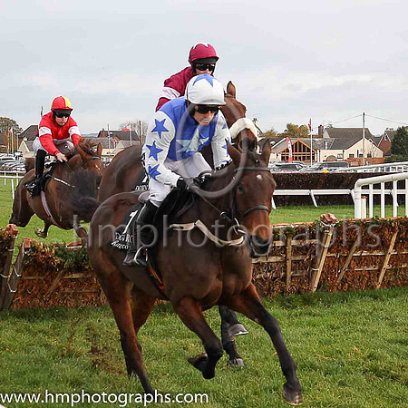 01st Airlie Beach and R Walsh ( 1 , blue, light blue star, yellow seams ) Trainer - W P Mullins , Owner - Supreme Horse Racing Club  K Sharp