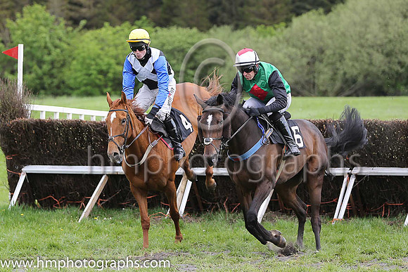 01st KINNACALLY and J C Barry ( 4 ,Antrim (H) - BLACK,white cross belts; blue sleeves; yellow cap ) Trainer: Paul McAleese,, Owner : William Logan