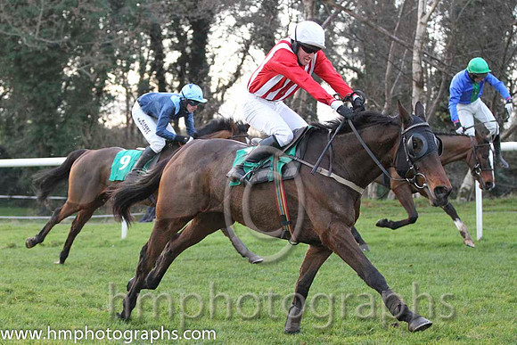 01 James & Mr w Thompson - winners (9, dark blue, light blue epaulettes), 02 Kerrib Castle & Mr M McConville - 2nd (10, red and white stripes) & 09 Davyroy & Mr N McParlan - U (3, royal blue, emerald
