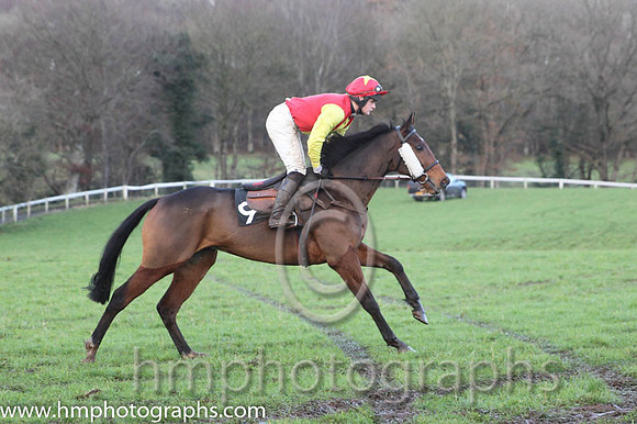 05 Royal Opera and G Quinn - PU - 05th (9 ,red, yellow panel ) Trainer - Robert Brown Kerr